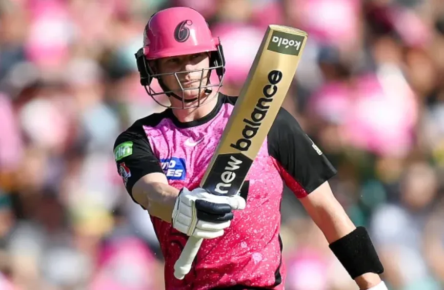 Steven Smith's Masterful 121* Guides Sydney Sixers to 14-Run Victory Over Perth Scorchers
