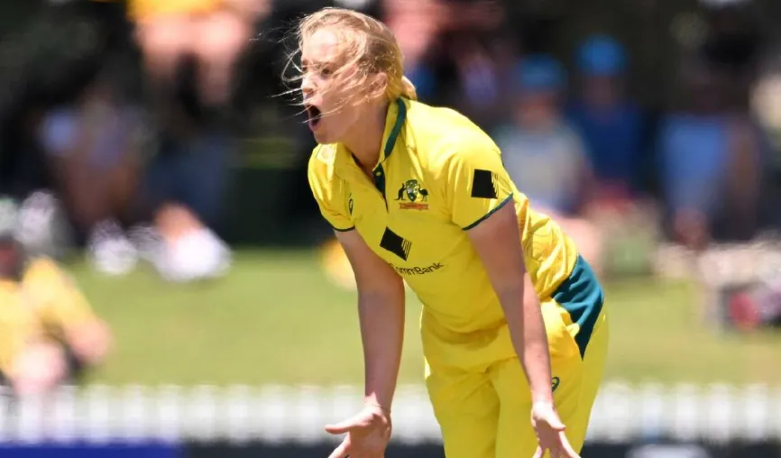 King, Garth Shine as Australia Beat England to Extend Ashes Lead