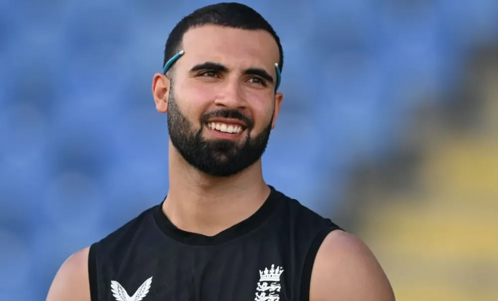 Saqib Mahmood Receives Visa for England's India Tour