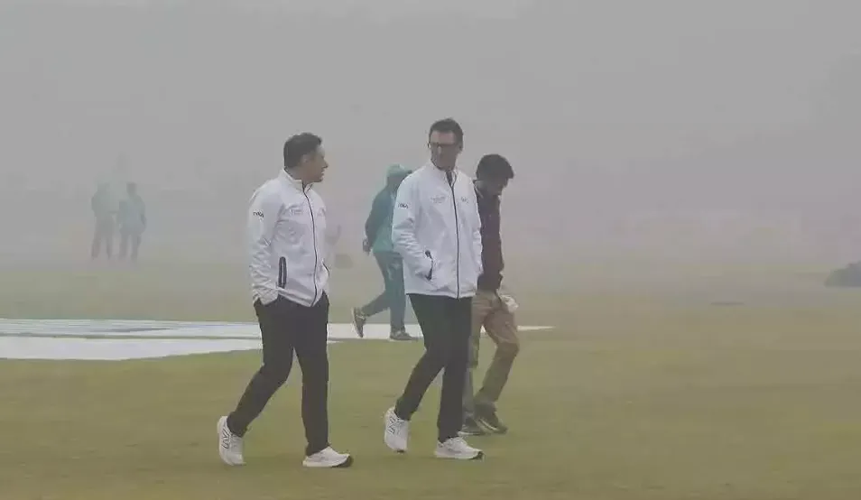 Fog delays toss; Pakistan bats first, Imlach debuts for West Indies