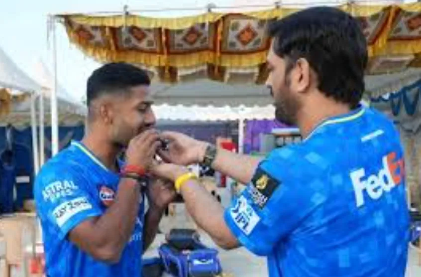 MS Dhoni Celebrates Rahul Tripathi’s Birthday at CSK’s IPL 2025 Training Session