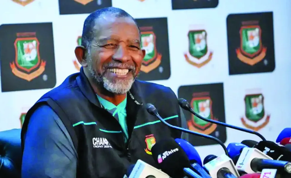 BCB to discuss extension with coach Simmons
