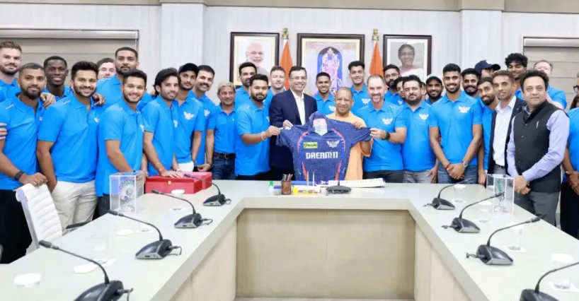 Rishabh Pant and LSG Team Meet UP CM Yogi Adityanath Before IPL 2025