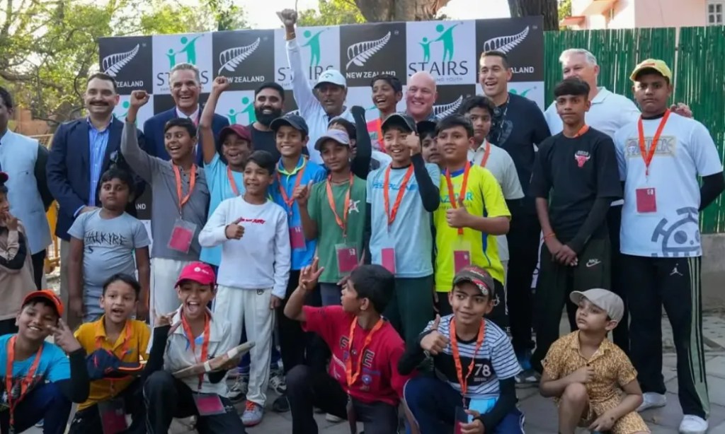New Zealand PM Plays Street Cricket in Delhi with Kapil Dev, Ross Taylor, and Ajaz Patel
