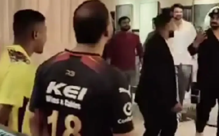 Virat Kohli Teases MS Dhoni Fan for Wearing CSK Jersey at His Restaurant