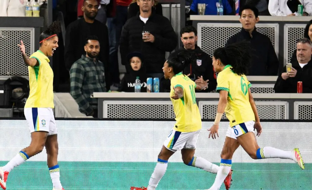 Gutierres Scores Winner as Brazil Beats USWNT 2-1