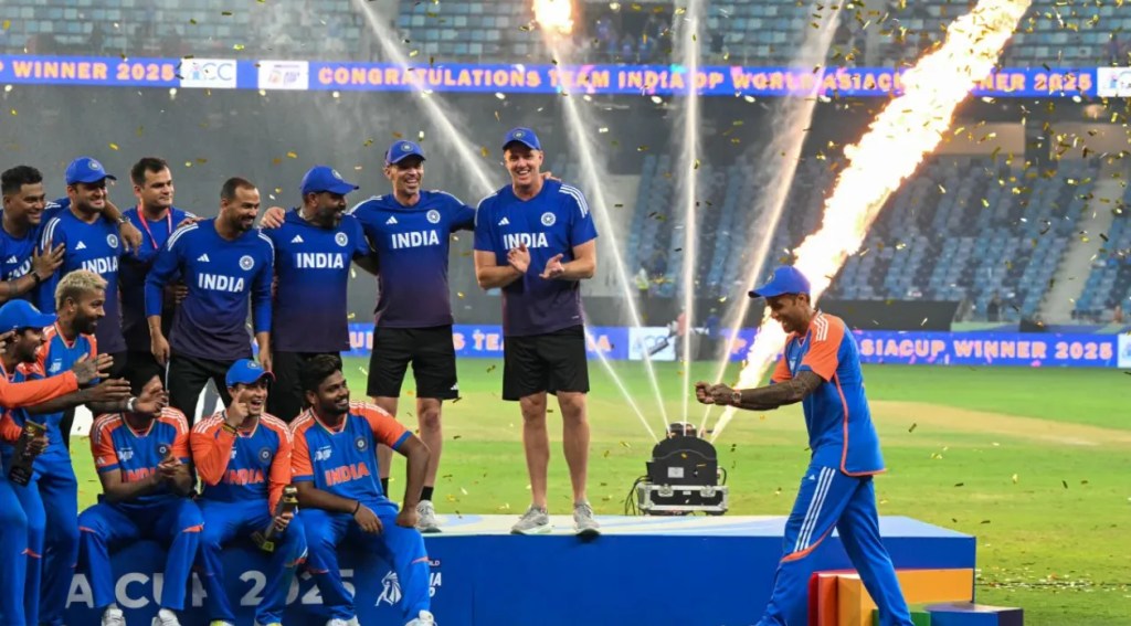 India decline Asia Cup trophy presented by Mohsin Naqvi