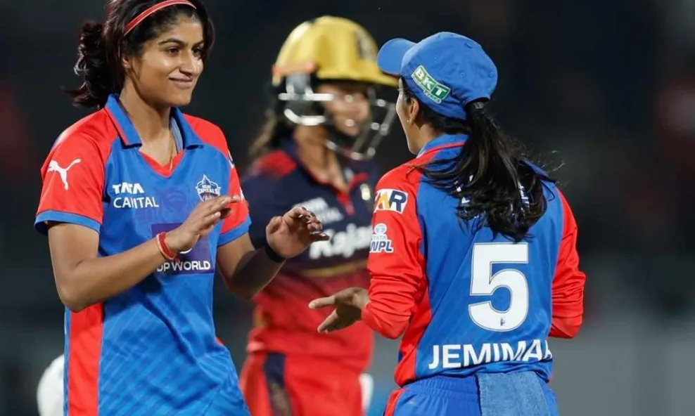 Purple Cap changes hands as De Klerk leads; Mandhana moves up in run race