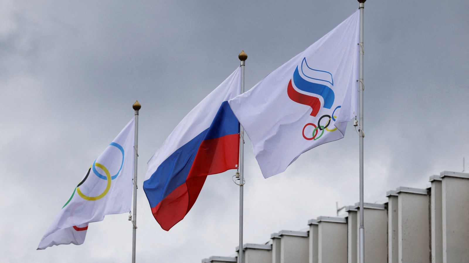 Russian Football Union remains a FIFA and UEFA member despite ban from international competition