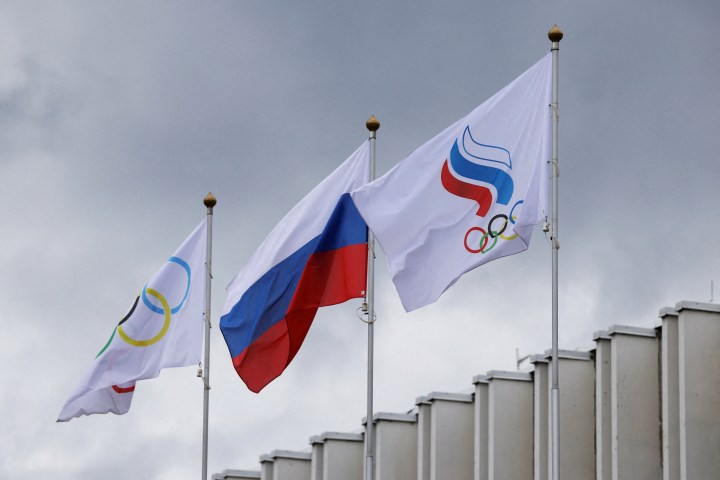 Russian Football Union remains a FIFA and UEFA member despite ban from international competition